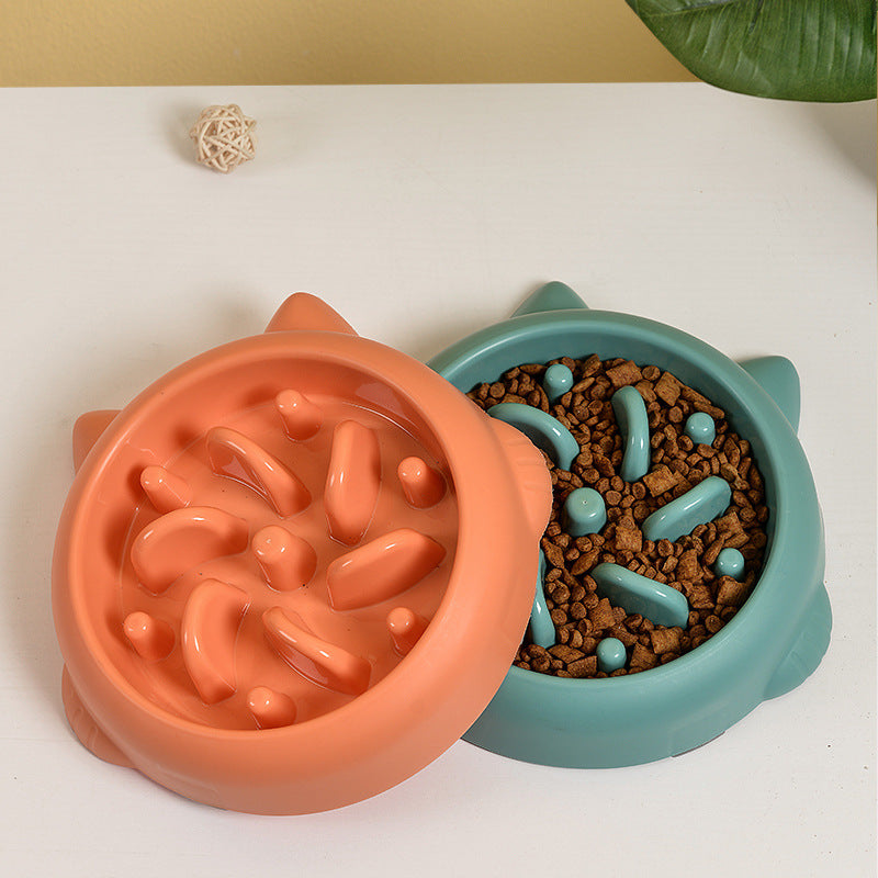 Slow feeder bowl in use
