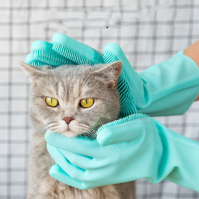 Grooming glove in dog grooming set