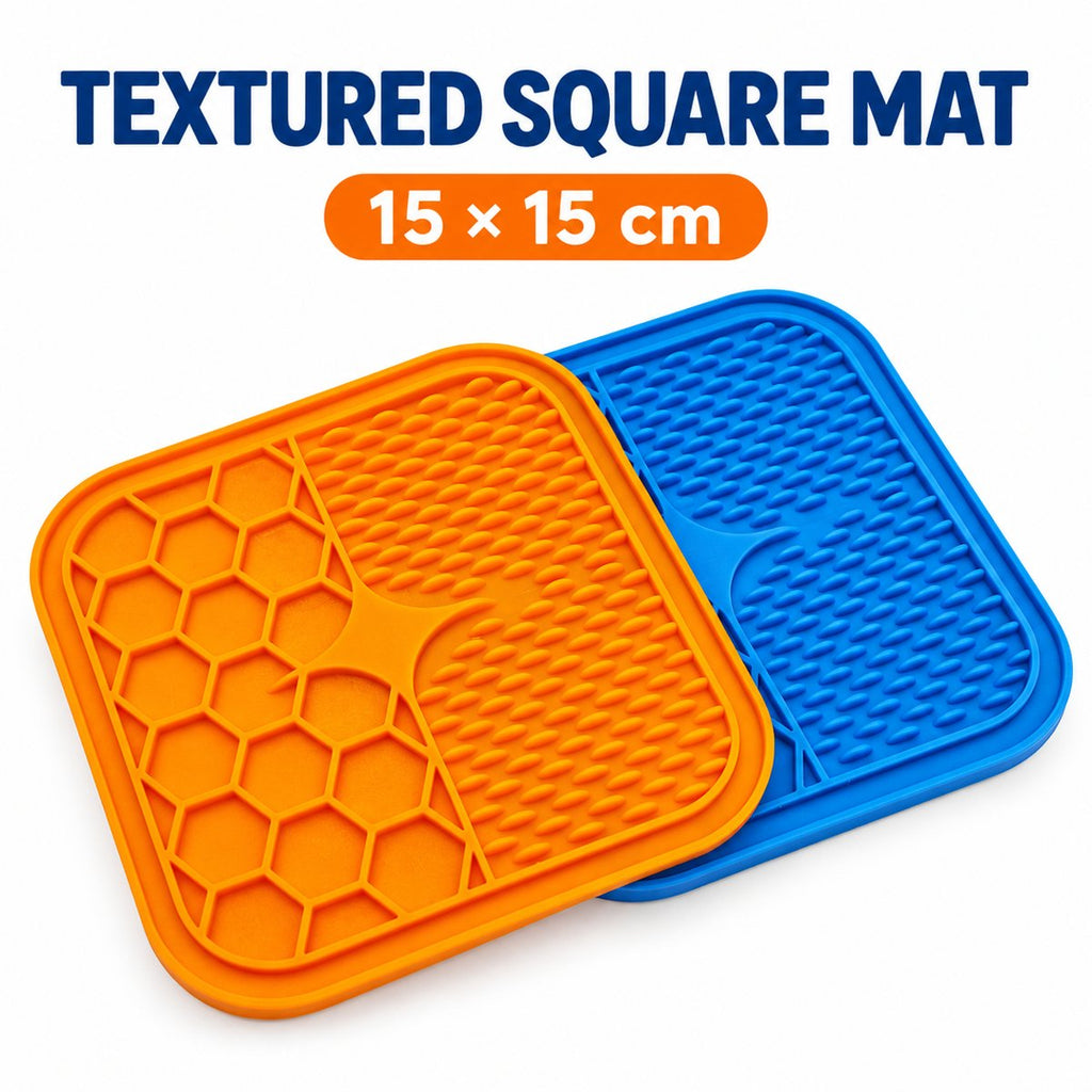 Dual-texture square lick mat for dogs and cats, 15 x 15 cm